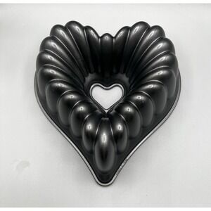 Nordic Ware Elegant Heart Mold Heavy Cast Aluminum Bundt Cake Pan 10 Cup Love